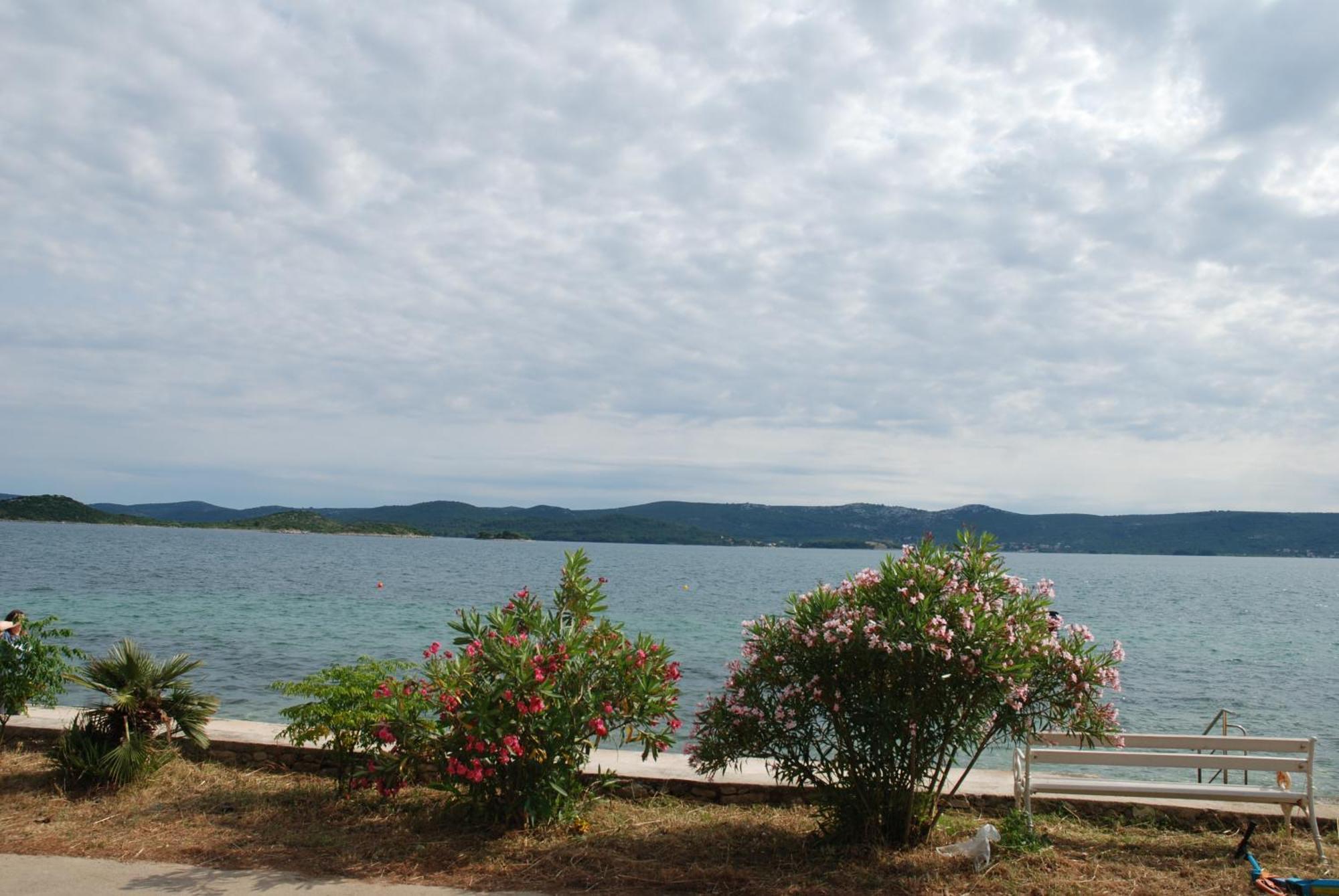 5 Meters From The Sea With Private Beach - 70M2 Colibri Sunset Apartments Sveti Petar  Exterior photo